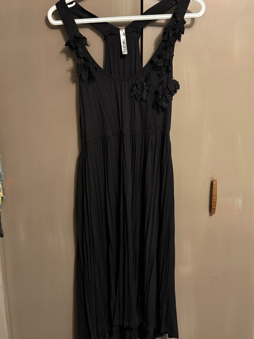 Women's Black Floral-Appliqué Sleeveless Dress